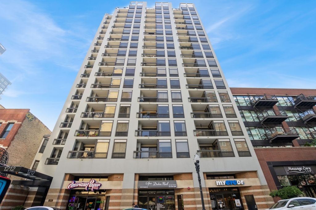 1212 N Wells Street 1004, Chicago, IL 60610