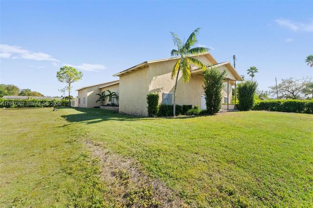 21571 SW 110th Avenue, Miami, FL 33189