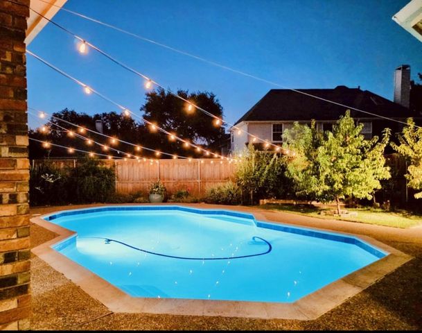 9812 Canyon Crest Circle, Irving, TX 75063