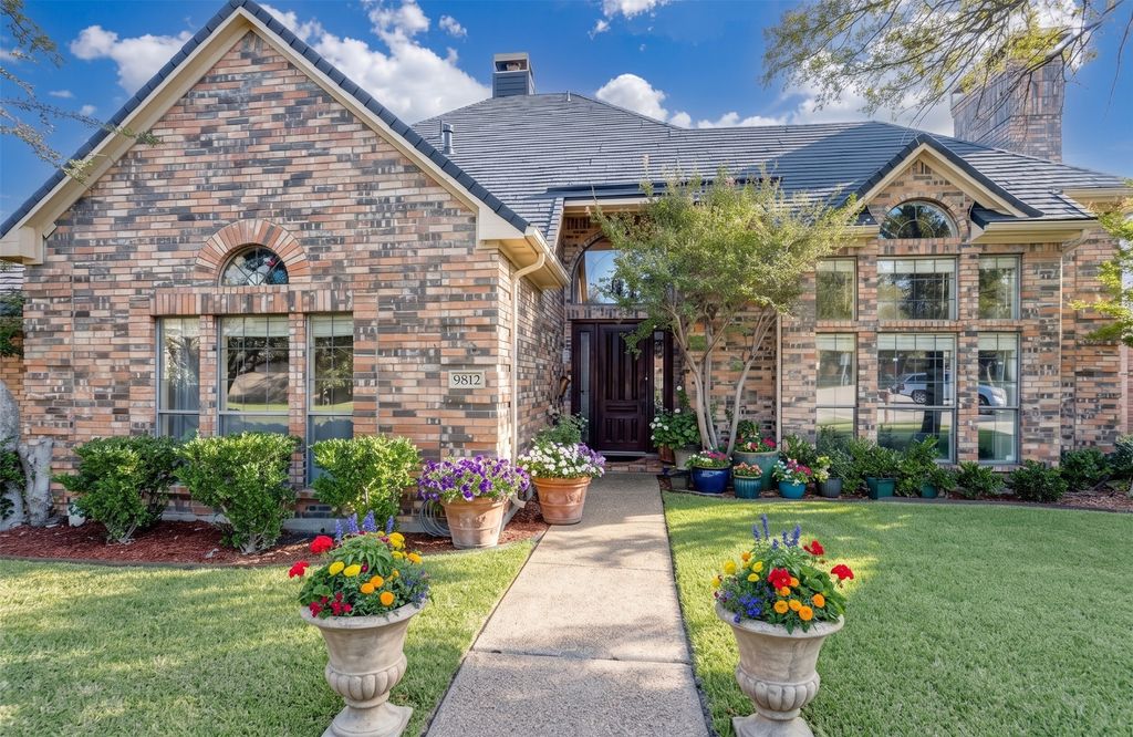 9812 Canyon Crest Circle, Irving, TX 75063