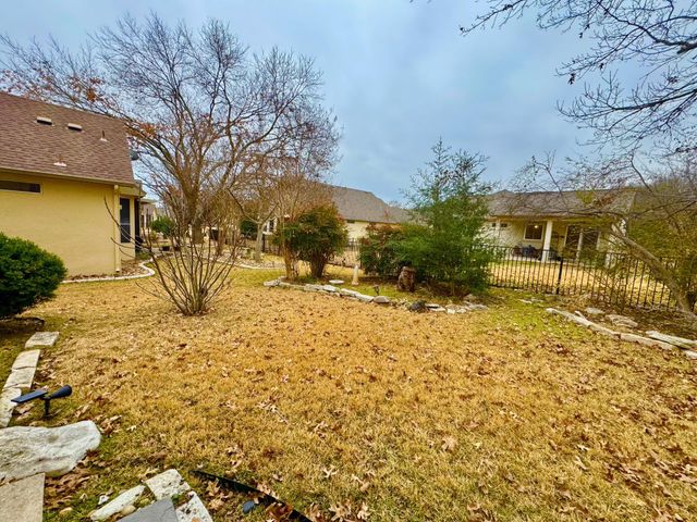262 Whispering Wind DR, Georgetown, TX 78633