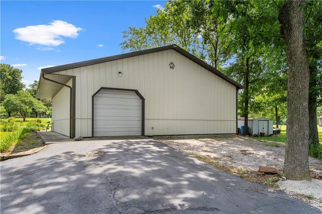15096 E Quail Road, Nevada, MO 64772