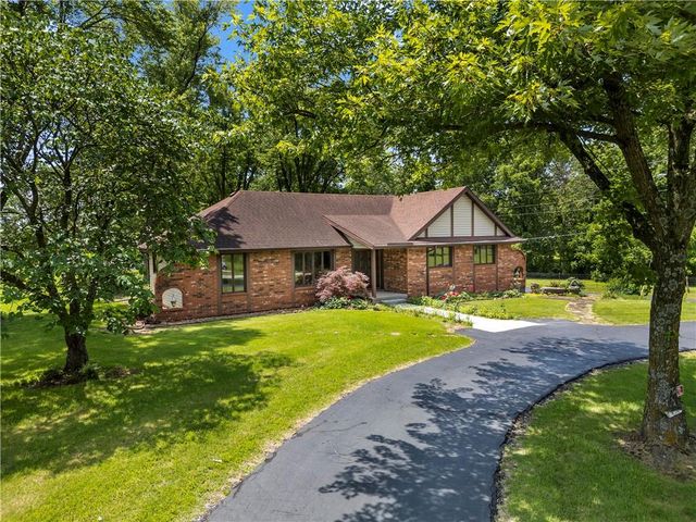 15096 E Quail Road, Nevada, MO 64772