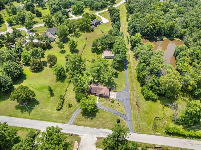 15096 E Quail Road, Nevada, MO 64772