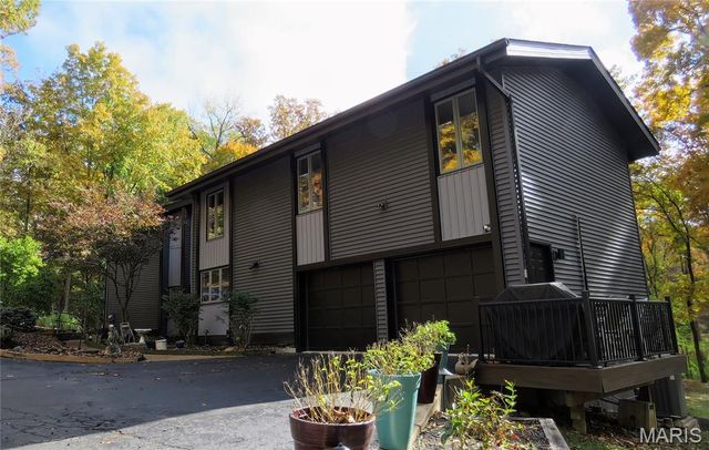 5 Chesterfield Lakes Road, Chesterfield, MO 63005