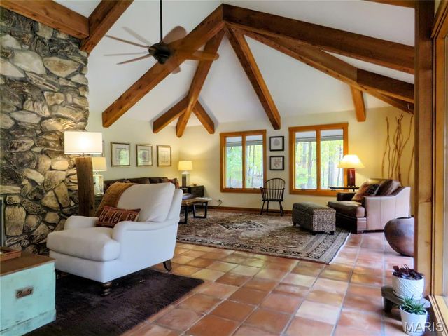 5 Chesterfield Lakes Road, Chesterfield, MO 63005