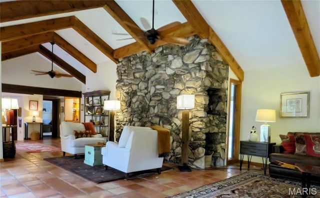 5 Chesterfield Lakes Road, Chesterfield, MO 63005