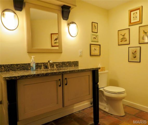 5 Chesterfield Lakes Road, Chesterfield, MO 63005