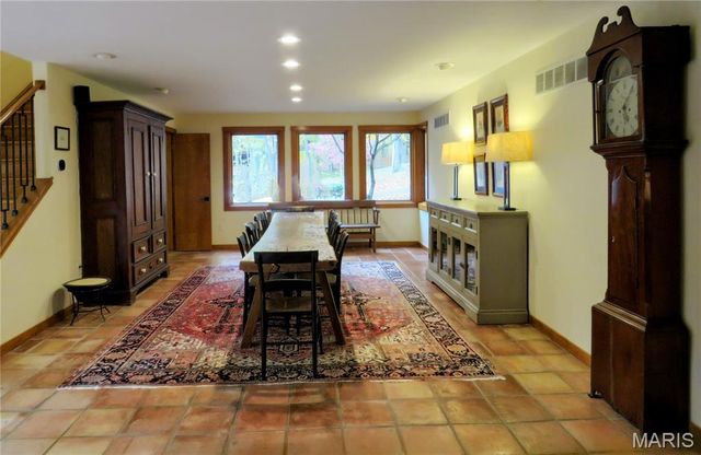 5 Chesterfield Lakes Road, Chesterfield, MO 63005