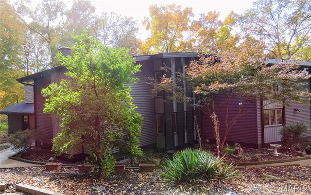 5 Chesterfield Lakes Road, Chesterfield, MO 63005