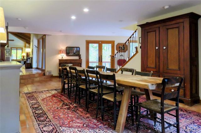 5 Chesterfield Lakes Road, Chesterfield, MO 63005