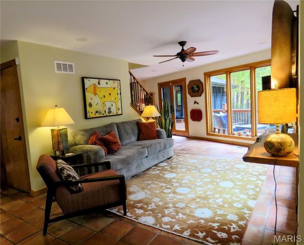 5 Chesterfield Lakes Road, Chesterfield, MO 63005