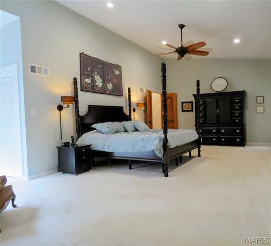 5 Chesterfield Lakes Road, Chesterfield, MO 63005