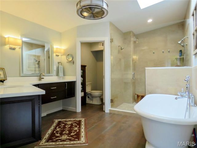 5 Chesterfield Lakes Road, Chesterfield, MO 63005