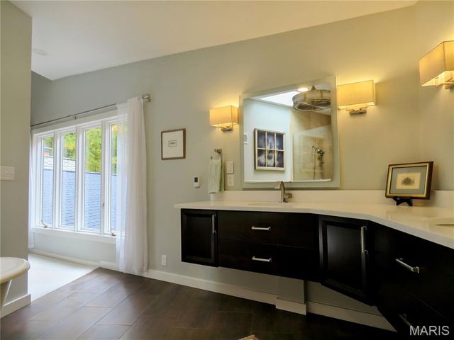 5 Chesterfield Lakes Road, Chesterfield, MO 63005