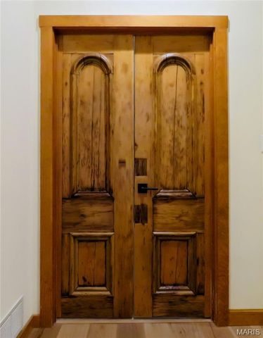 5 Chesterfield Lakes Road, Chesterfield, MO 63005