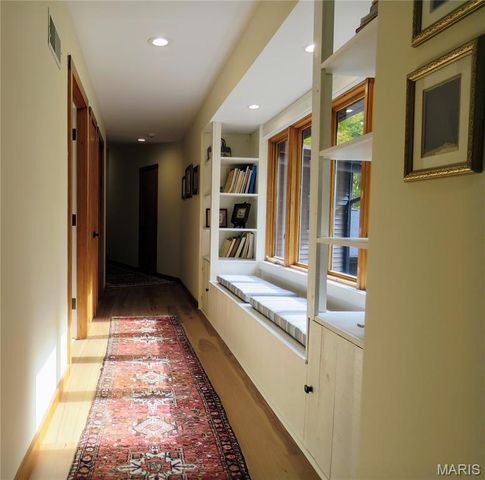 5 Chesterfield Lakes Road, Chesterfield, MO 63005