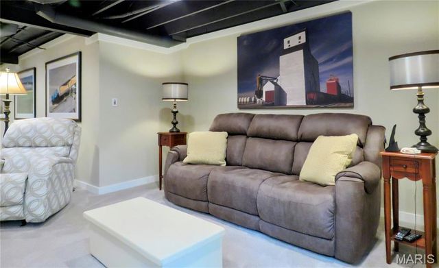 5 Chesterfield Lakes Road, Chesterfield, MO 63005