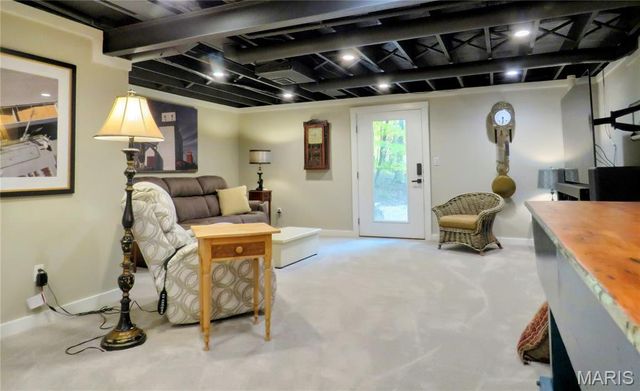 5 Chesterfield Lakes Road, Chesterfield, MO 63005