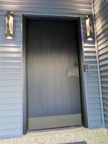 5 Chesterfield Lakes Road, Chesterfield, MO 63005