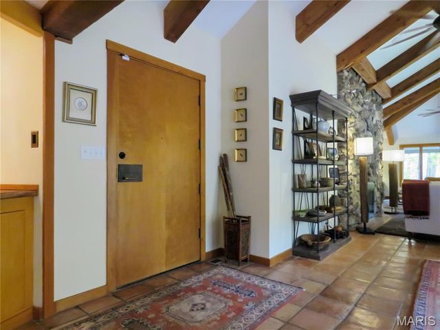 5 Chesterfield Lakes Road, Chesterfield, MO 63005