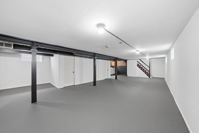 8846 S Dorchester Avenue, Chicago, IL 60619