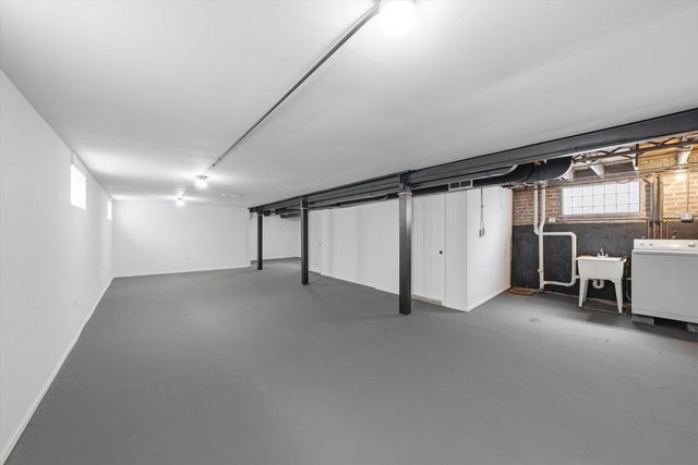 8846 S Dorchester Avenue, Chicago, IL 60619