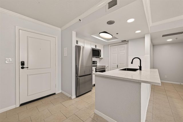 3525 Sage Road 1405, Houston, TX 77056