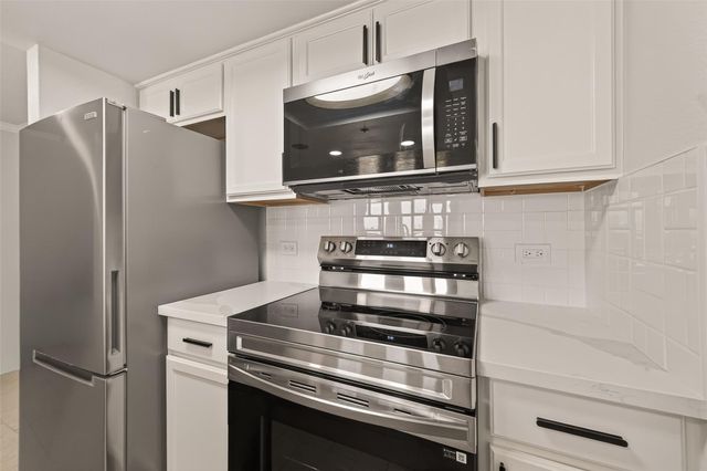 3525 Sage Road 1405, Houston, TX 77056