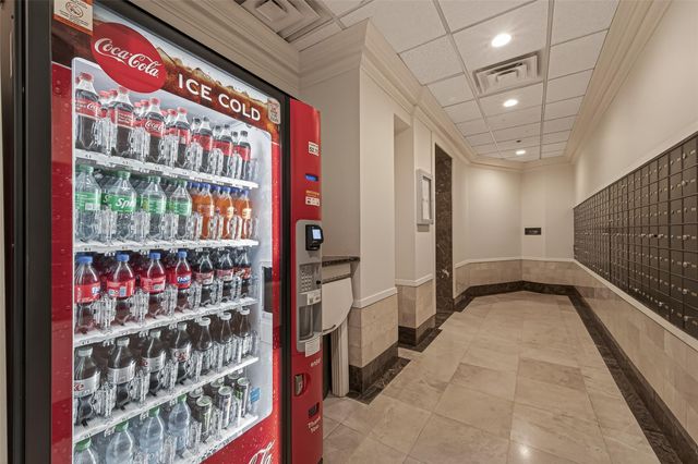 3525 Sage Road 1405, Houston, TX 77056