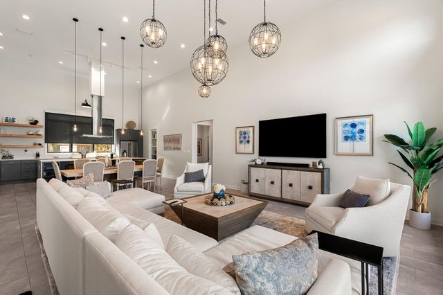 177 Bridgewater Dr., Hattiesburg, MS 39402