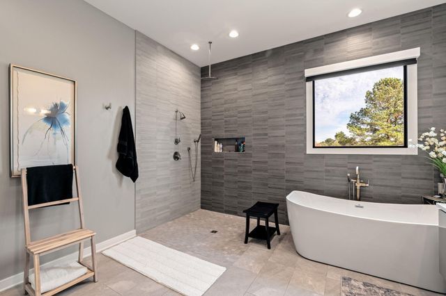 177 Bridgewater Dr., Hattiesburg, MS 39402