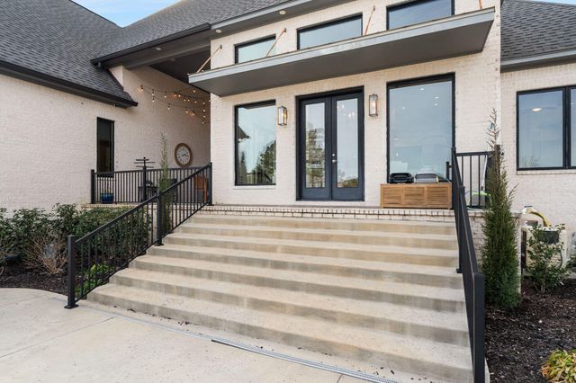 177 Bridgewater Dr., Hattiesburg, MS 39402