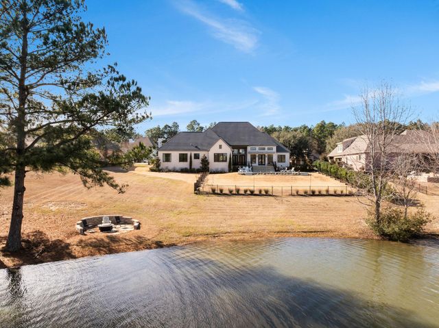 177 Bridgewater Dr., Hattiesburg, MS 39402