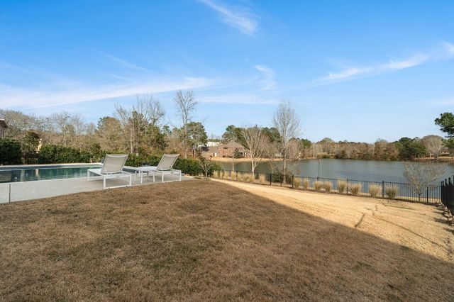 177 Bridgewater Dr., Hattiesburg, MS 39402