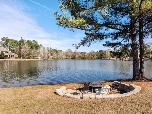 177 Bridgewater Dr., Hattiesburg, MS 39402