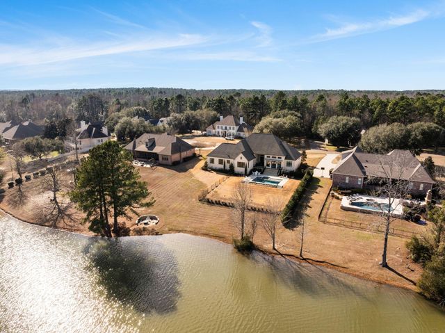 177 Bridgewater Dr., Hattiesburg, MS 39402