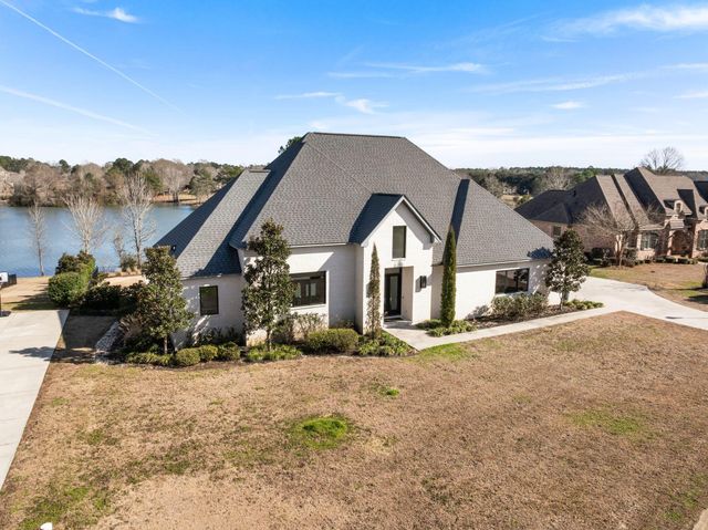 177 Bridgewater Dr., Hattiesburg, MS 39402