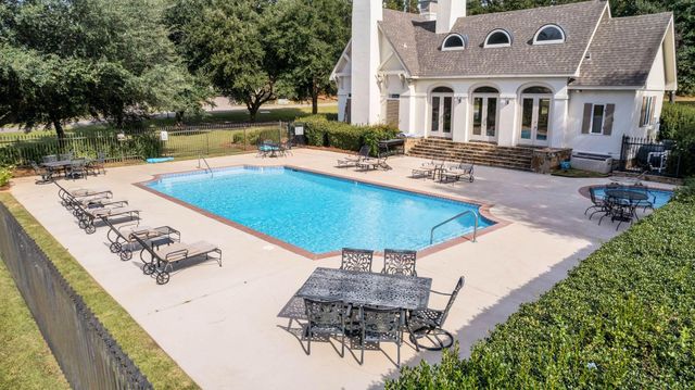 177 Bridgewater Dr., Hattiesburg, MS 39402