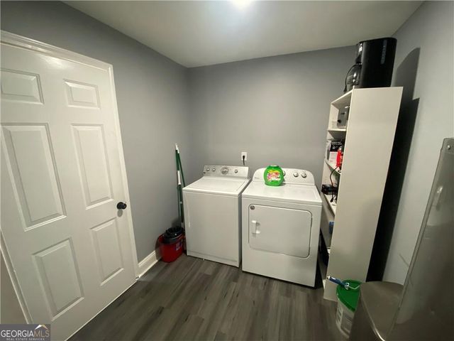 318 Willowwind Drive, Loganville, GA 30052