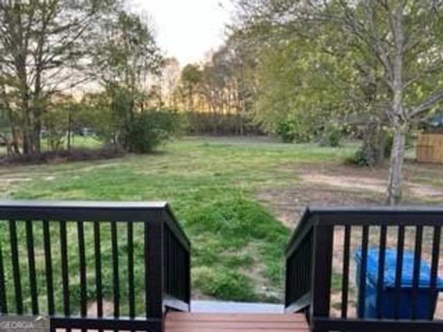 318 Willowwind Drive, Loganville, GA 30052