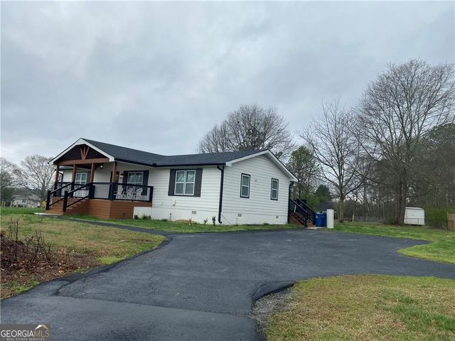 318 Willowwind Drive, Loganville, GA 30052