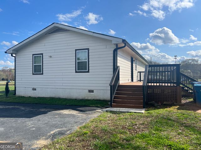 318 Willowwind Drive, Loganville, GA 30052