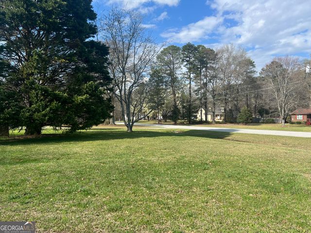 318 Willowwind Drive, Loganville, GA 30052