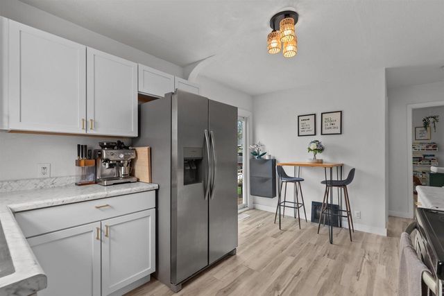 713 N SAWYER STREET, Oshkosh, WI 54902