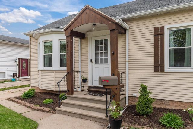 713 N SAWYER STREET, Oshkosh, WI 54902