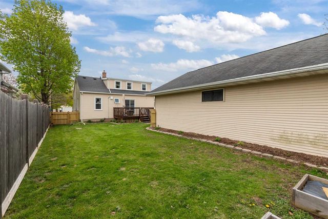 713 N SAWYER STREET, Oshkosh, WI 54902