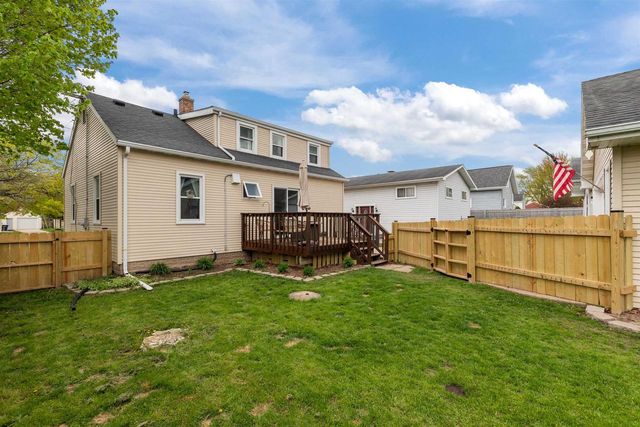 713 N SAWYER STREET, Oshkosh, WI 54902