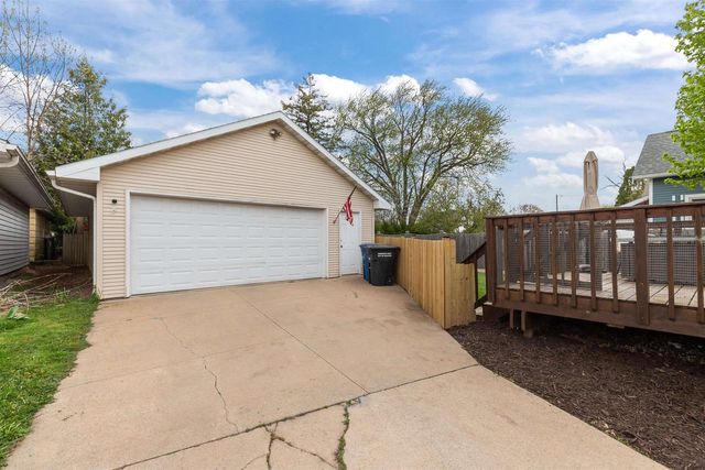 713 N SAWYER STREET, Oshkosh, WI 54902