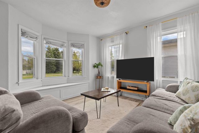 713 N SAWYER STREET, Oshkosh, WI 54902